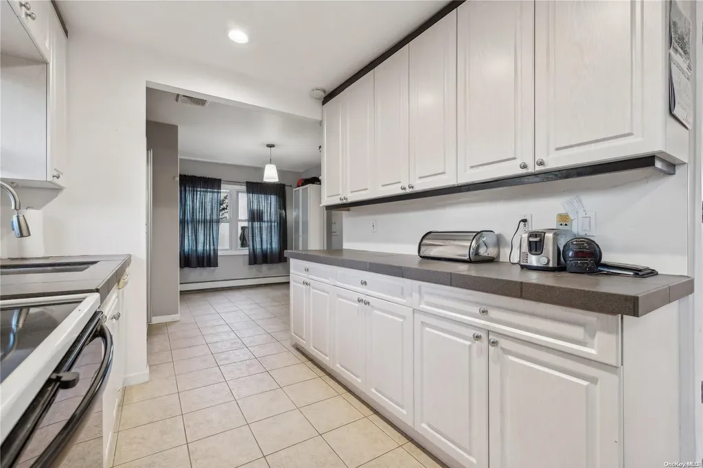27 Essen Place Bethpage NY 11714