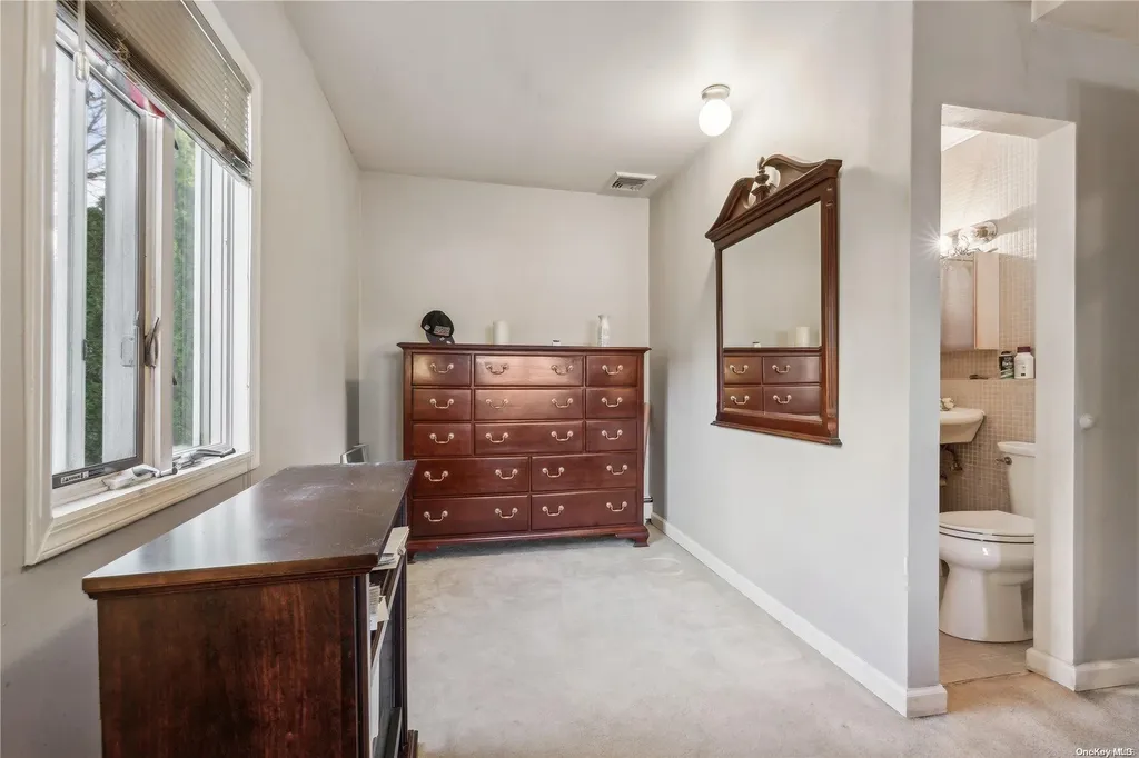 27 Essen Place Bethpage NY 11714
