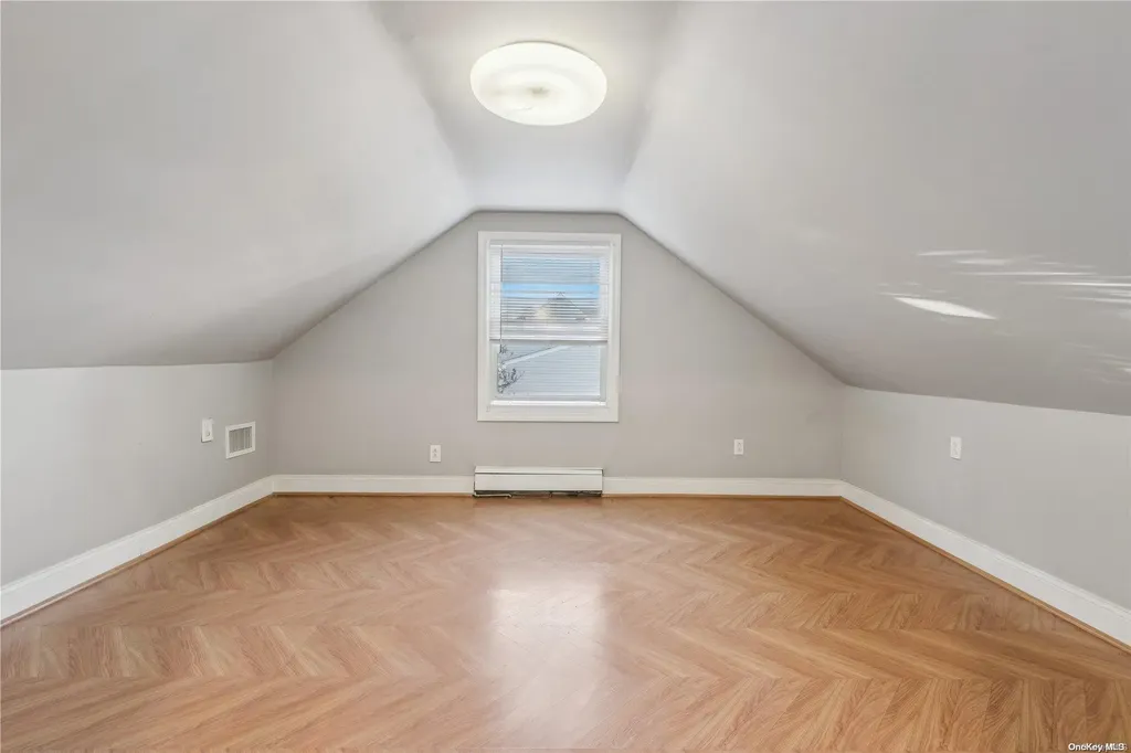 27 Essen Place Bethpage NY 11714