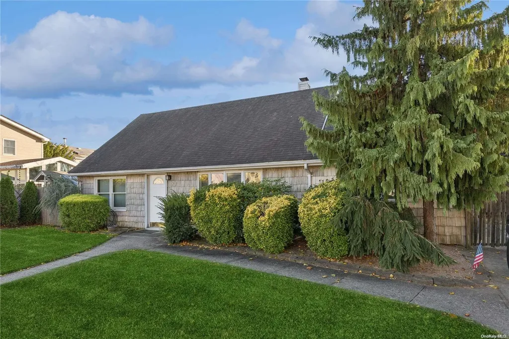 27 Essen Place Bethpage NY 11714