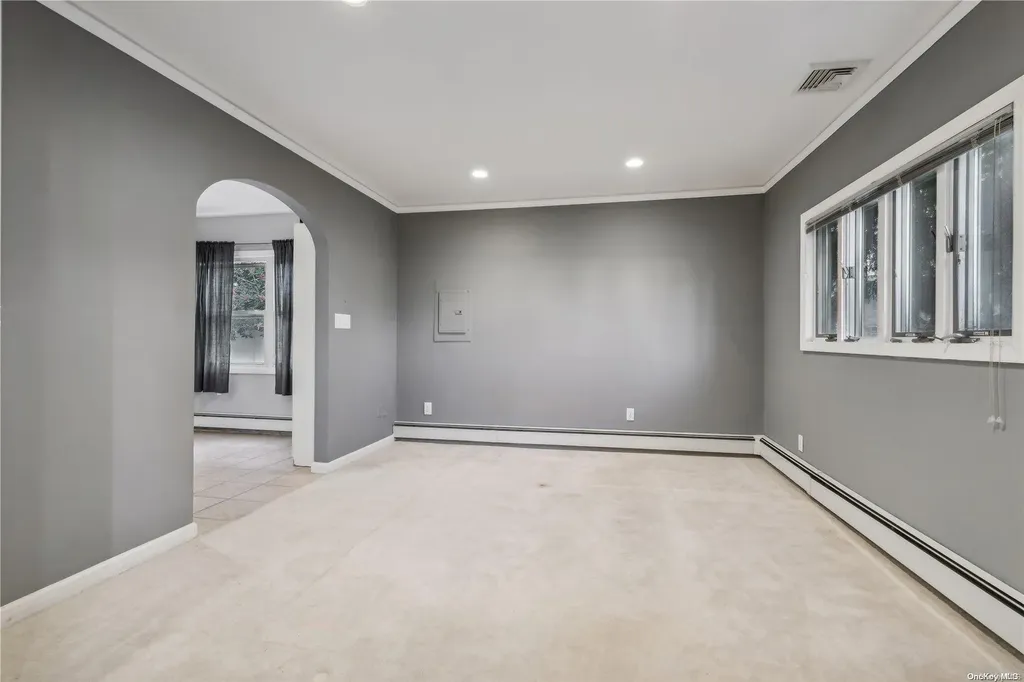 27 Essen Place Bethpage NY 11714