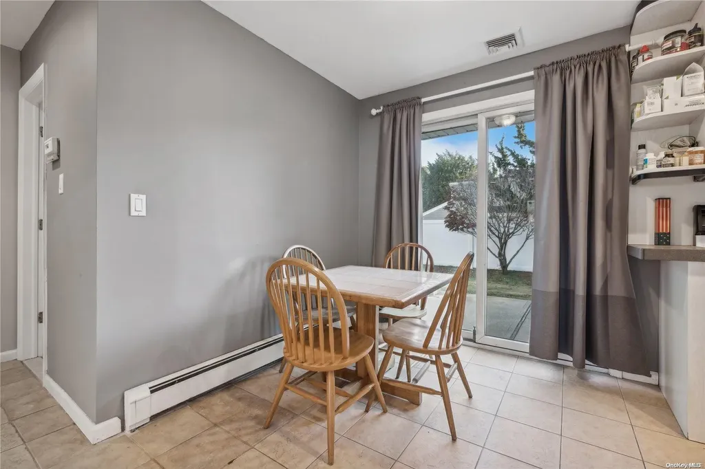 27 Essen Place Bethpage NY 11714