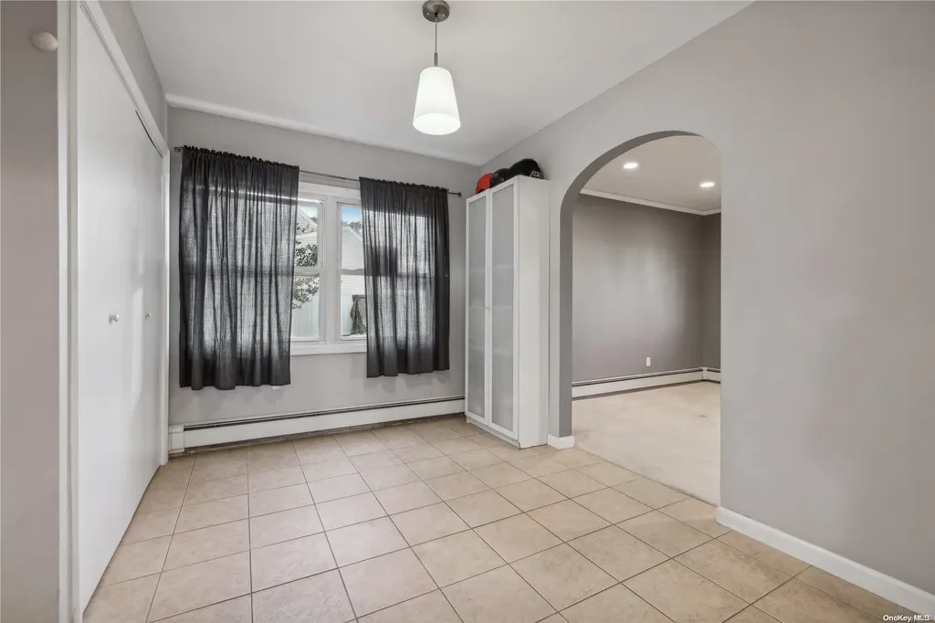 27 Essen Place Bethpage NY 11714