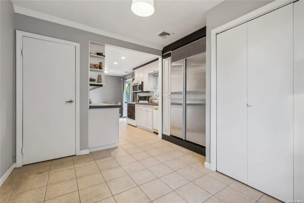 27 Essen Place Bethpage NY 11714