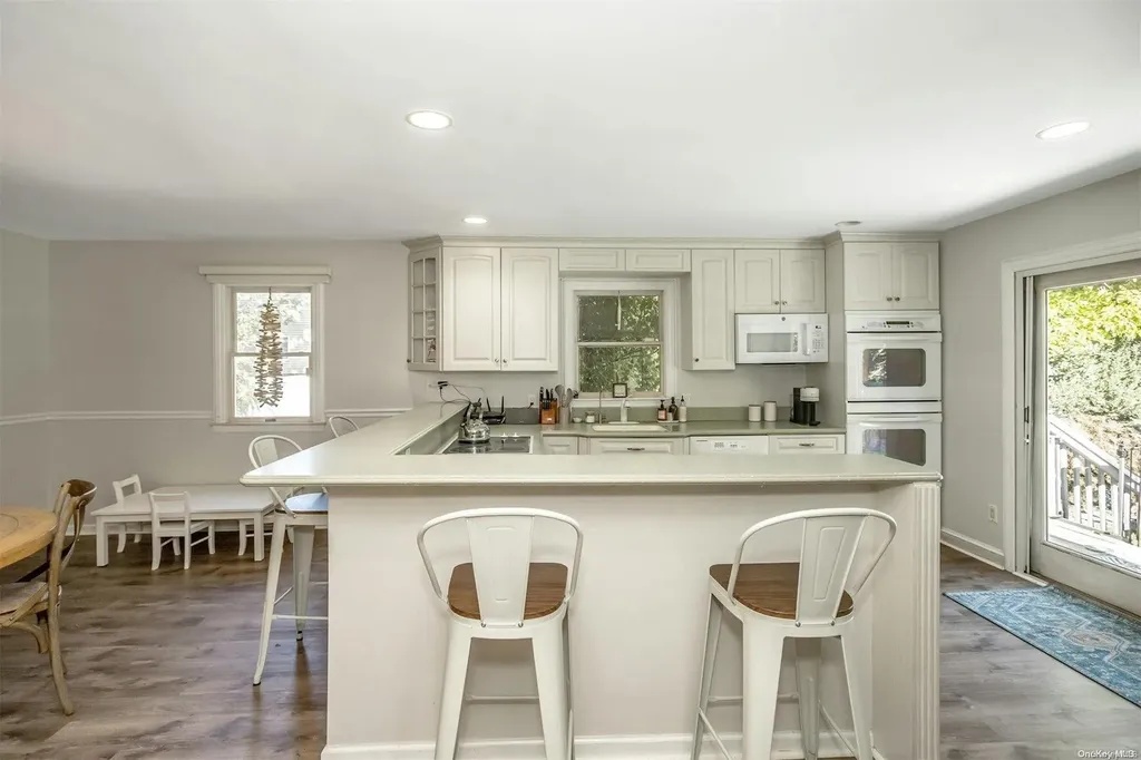 29 Thompson Hay Path Setauket NY 11733