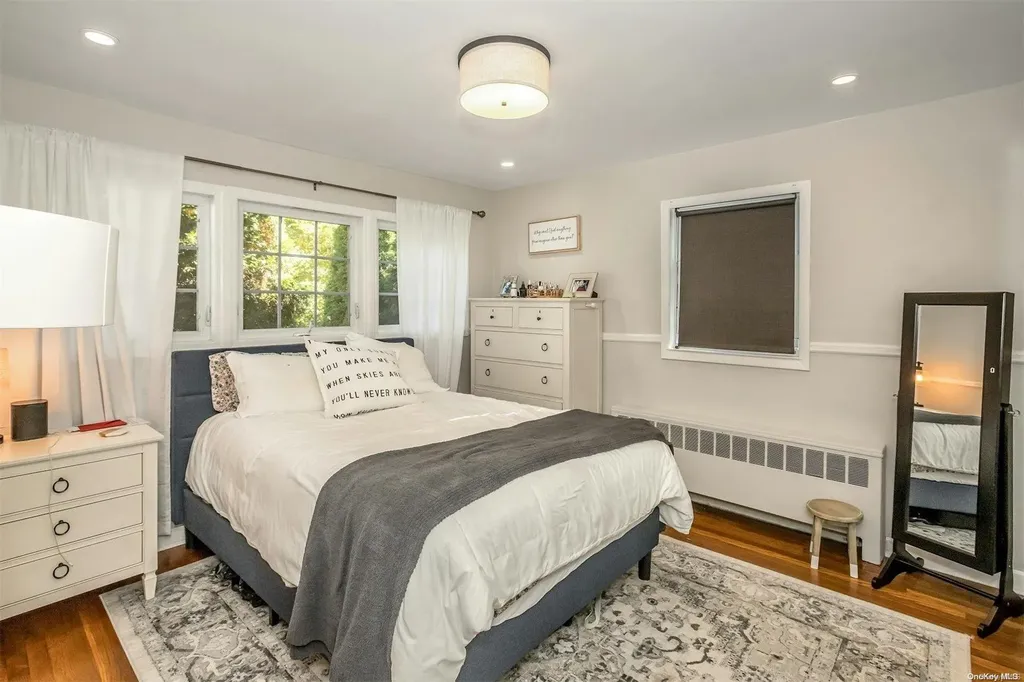 29 Thompson Hay Path Setauket NY 11733