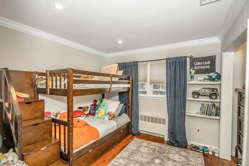 29 Thompson Hay Path Setauket NY 11733