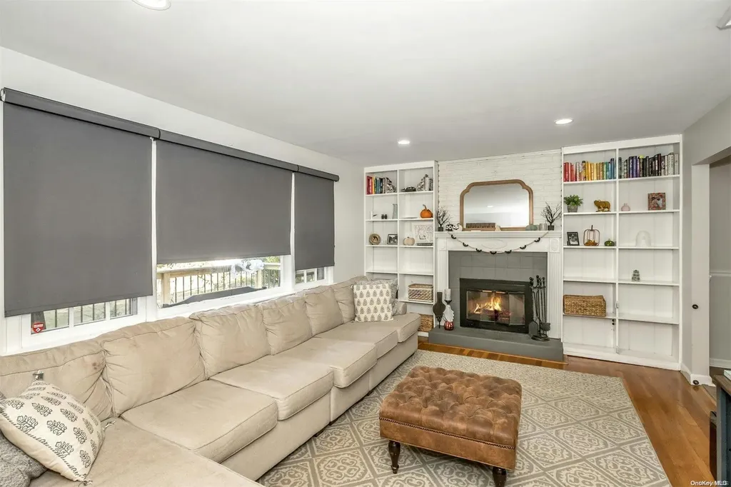29 Thompson Hay Path Setauket NY 11733