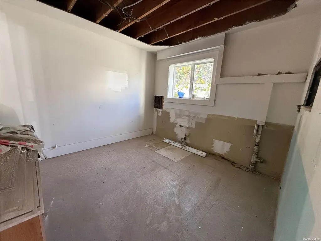52 Nassau Parkway Oceanside NY 11572