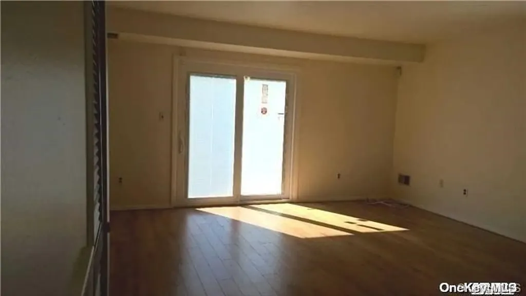 20 Trim Street Bay Shore NY 11706
