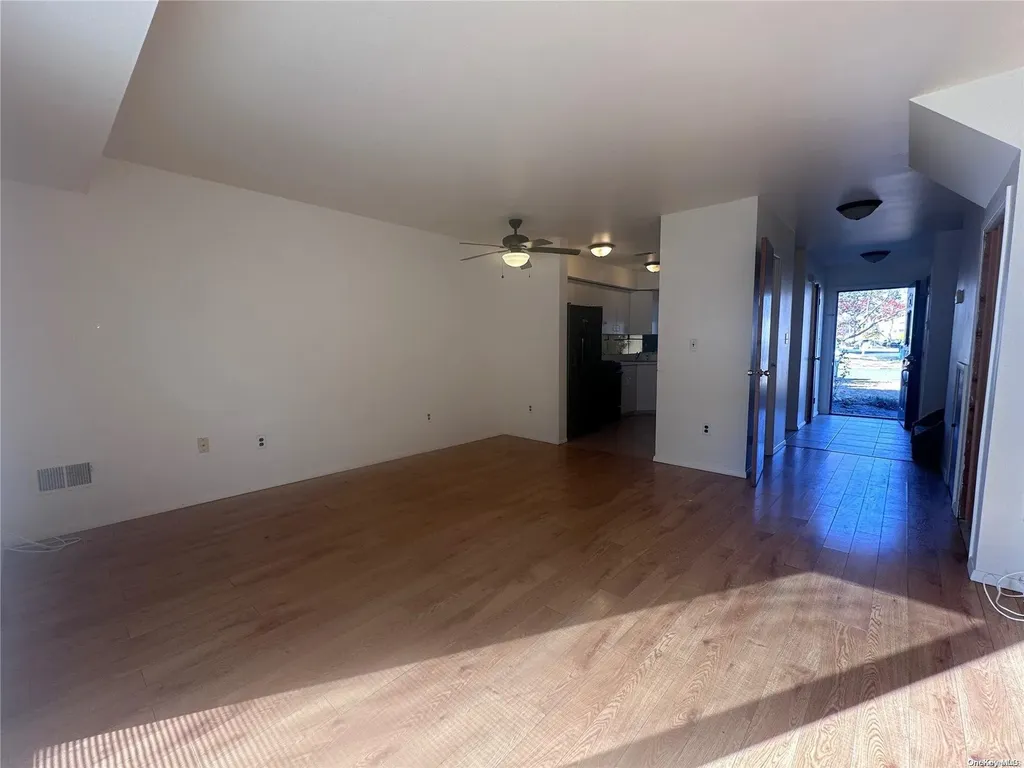 20 Trim Street Bay Shore NY 11706
