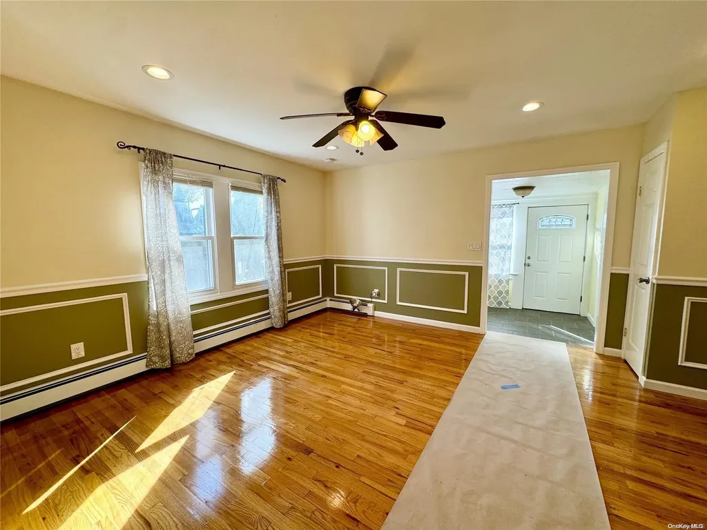 19 Brevoort Place Deer Park NY 11729