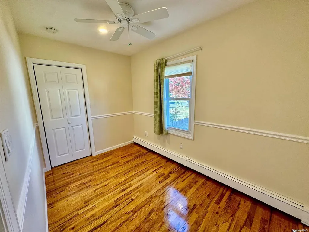 19 Brevoort Place Deer Park NY 11729