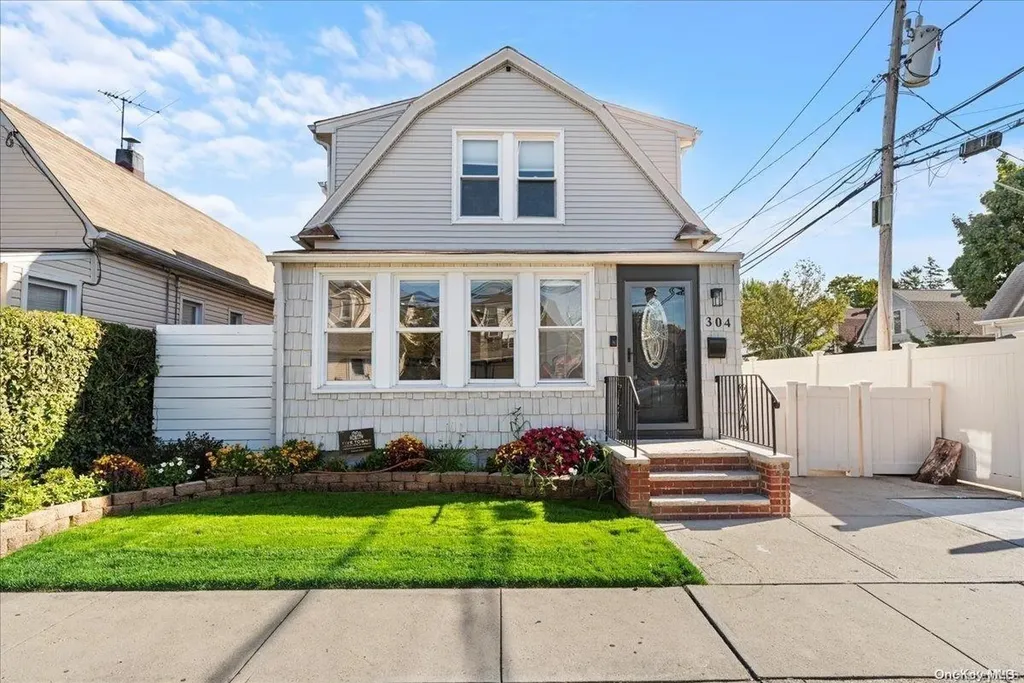 304 Clinton Avenue Cedarhurst NY 11516