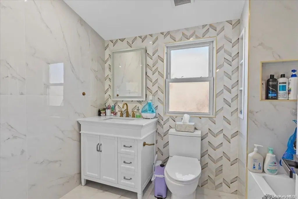 304 Clinton Avenue Cedarhurst NY 11516