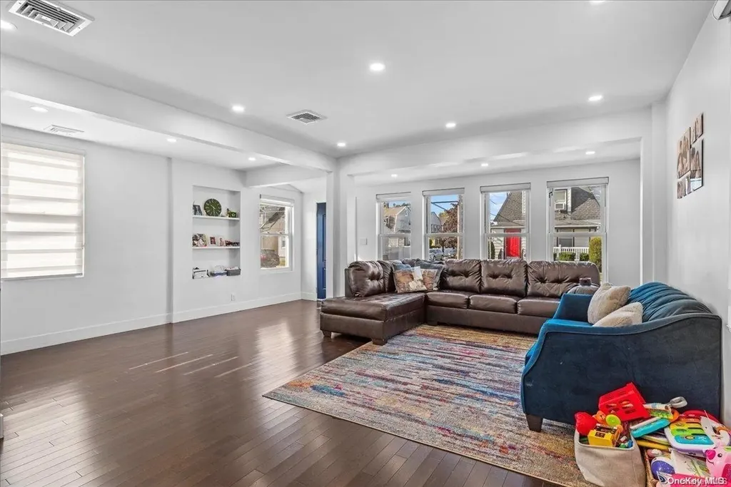 304 Clinton Avenue Cedarhurst NY 11516