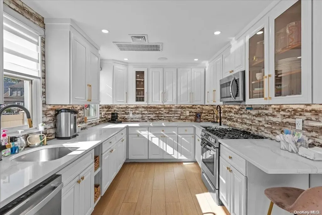 304 Clinton Avenue Cedarhurst NY 11516