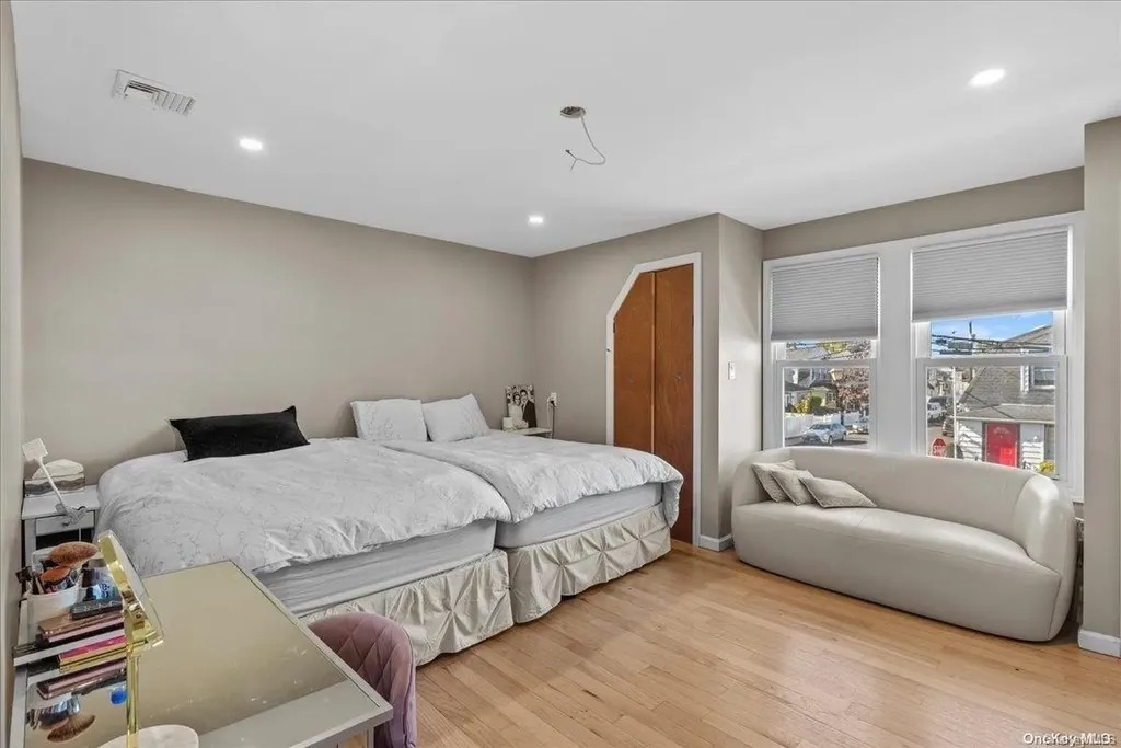 304 Clinton Avenue Cedarhurst NY 11516