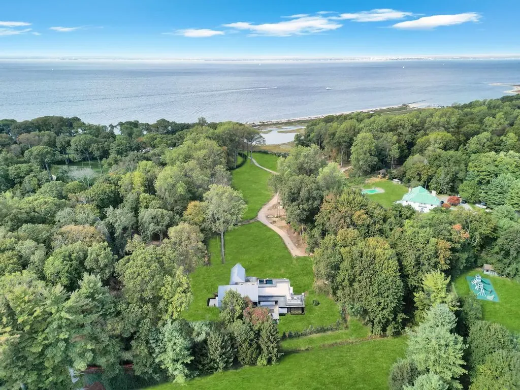32A Watch Way Lloyd Harbor NY 11743