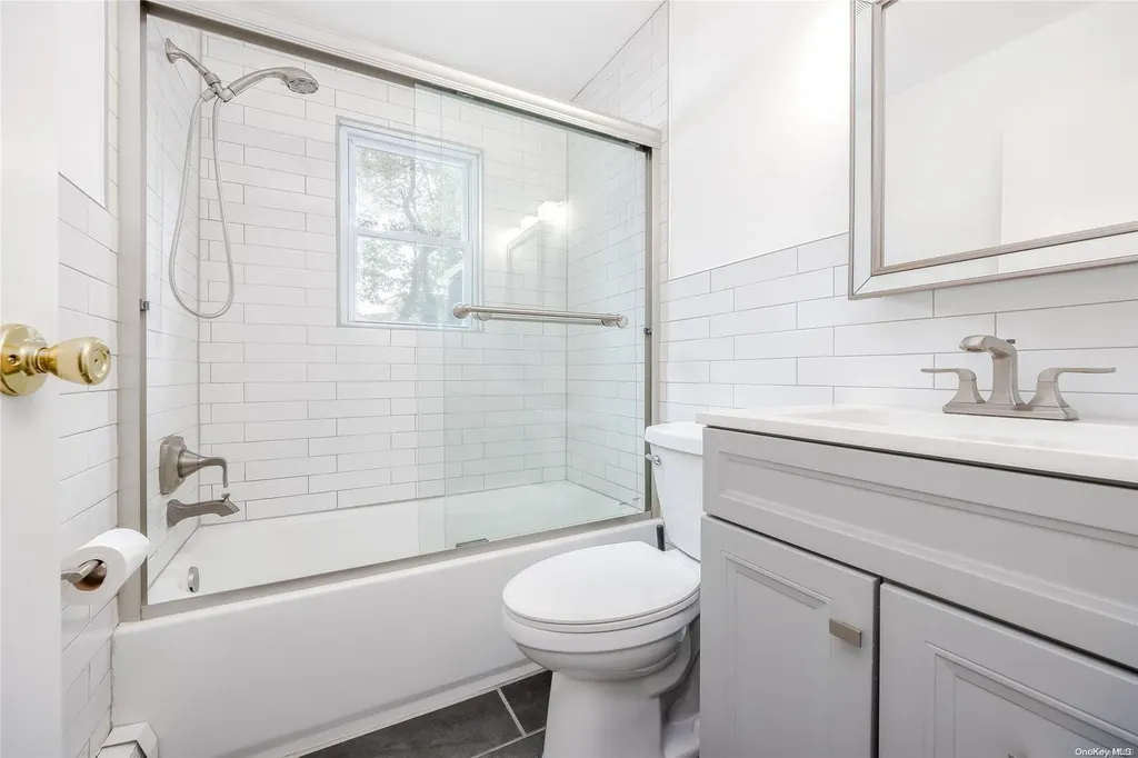 8 Laurel Road Rocky Point NY 11778