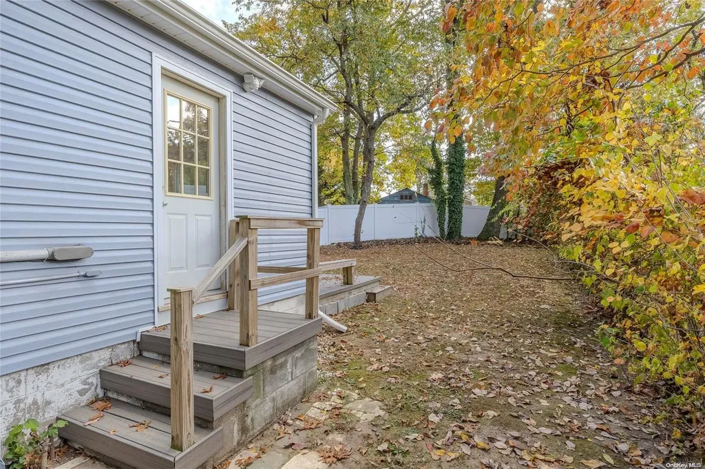 8 Laurel Road Rocky Point NY 11778