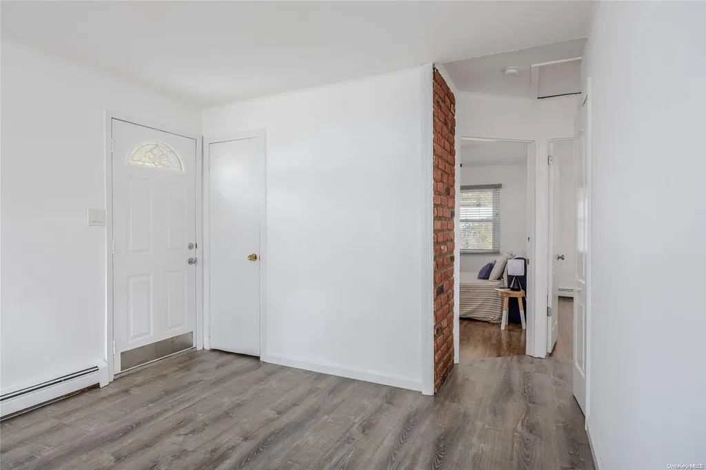 8 Laurel Road Rocky Point NY 11778