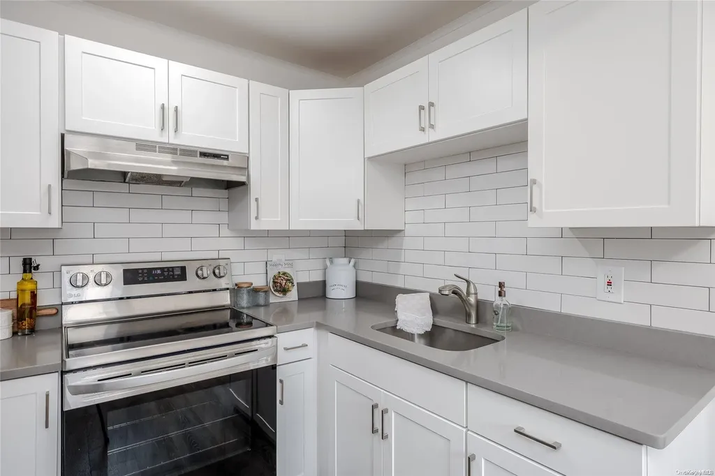 8 Laurel Road Rocky Point NY 11778