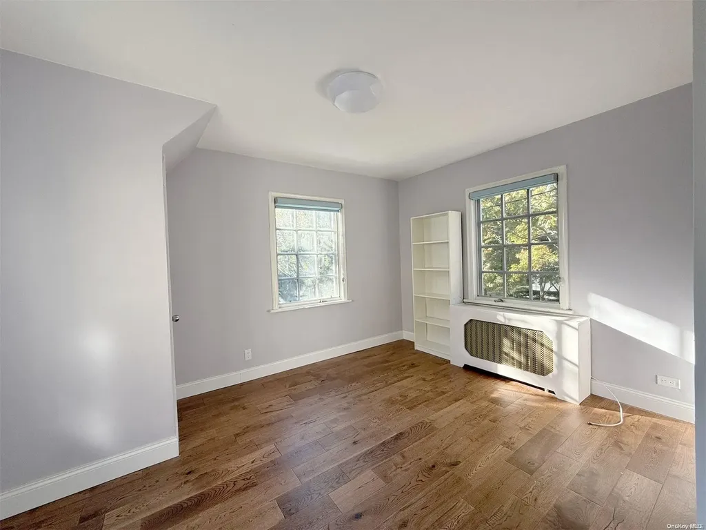 10 Carlton Road Great Neck NY 11021
