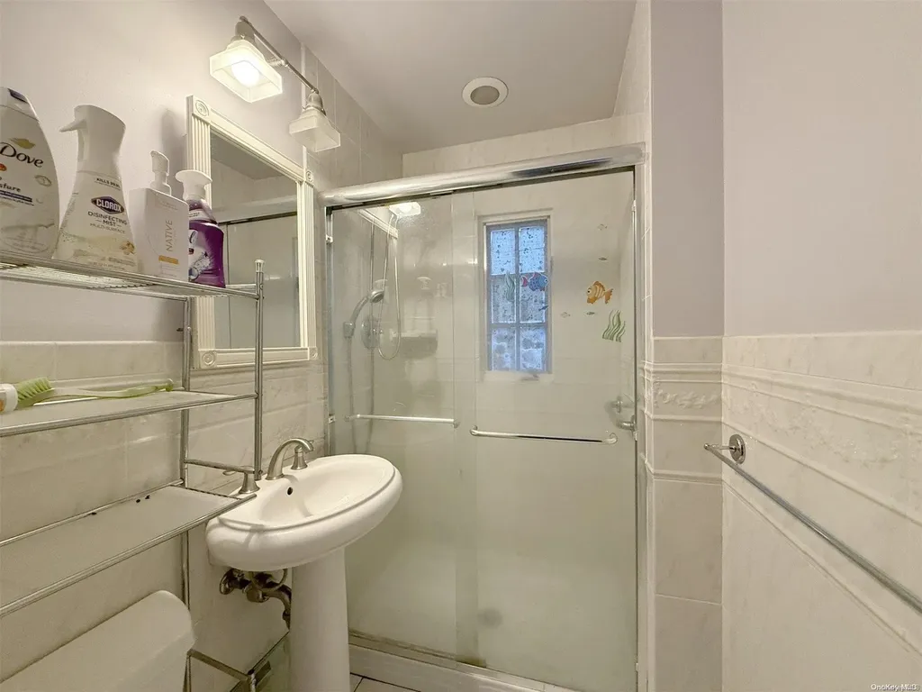 10 Carlton Road Great Neck NY 11021