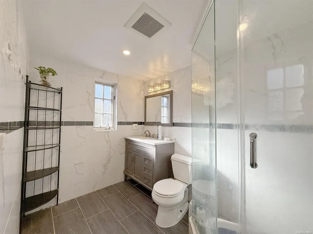 10 Carlton Road Great Neck NY 11021