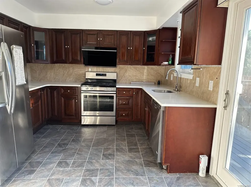 4 Seguine Place Staten Island NY 10312