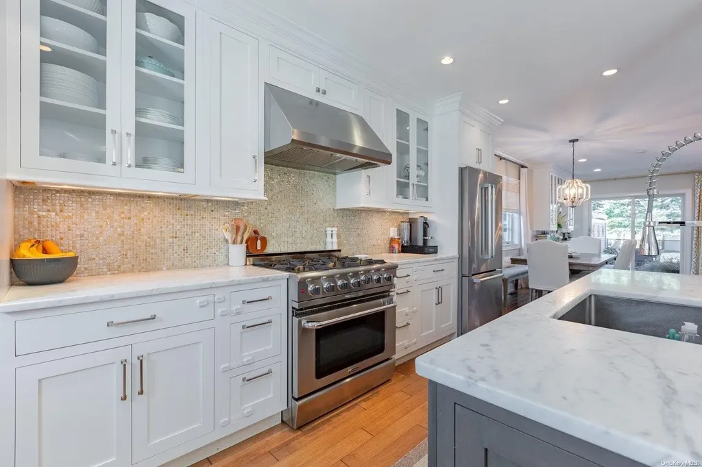 11 Green Avenue Babylon NY 11702