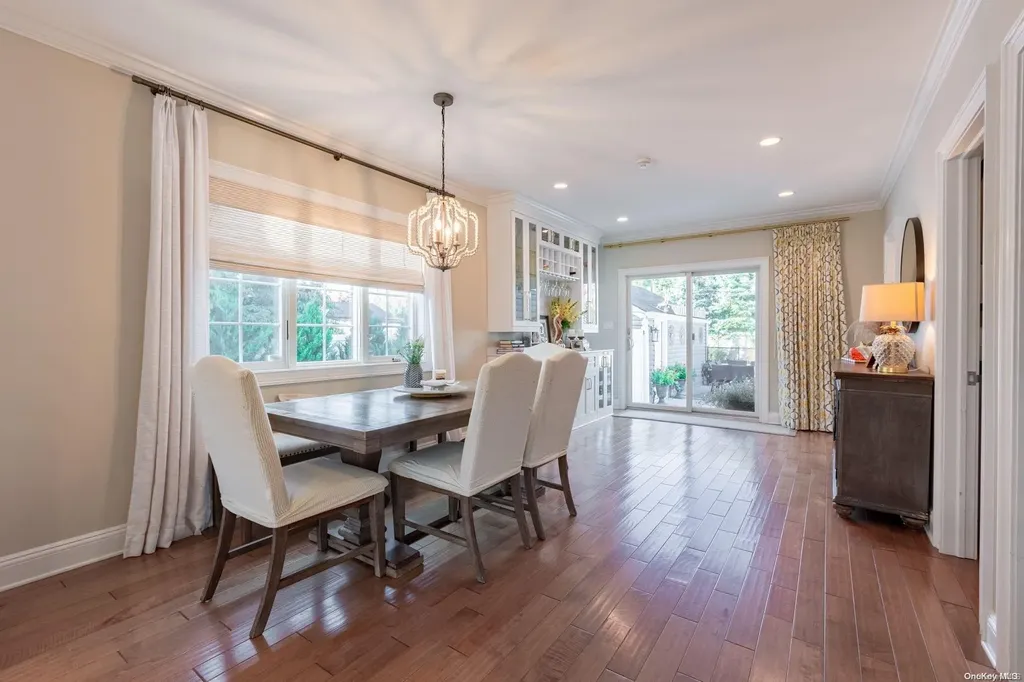 11 Green Avenue Babylon NY 11702