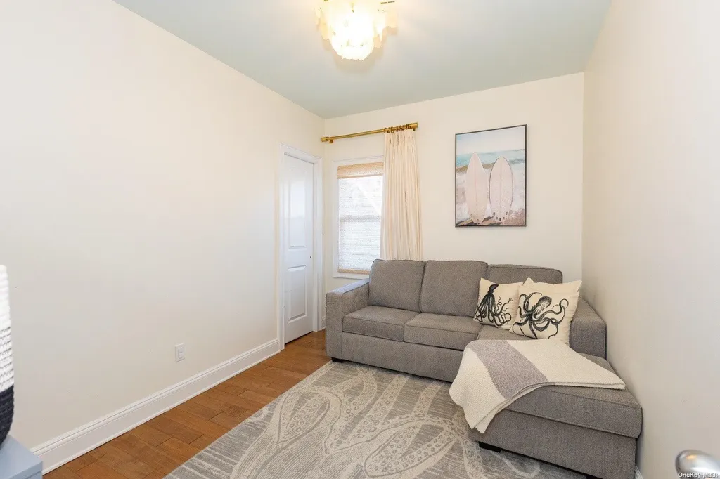 11 Green Avenue Babylon NY 11702