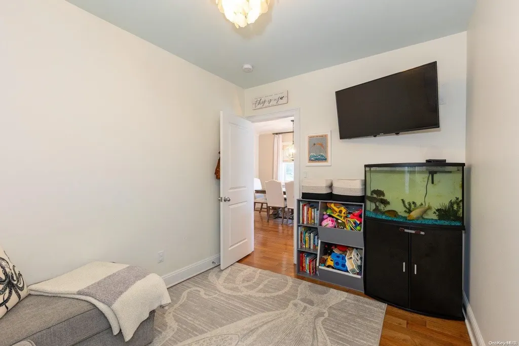 11 Green Avenue Babylon NY 11702