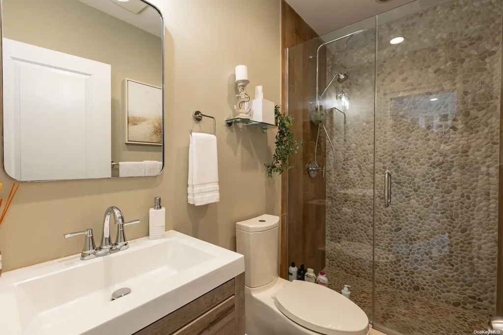 11 Green Avenue Babylon NY 11702