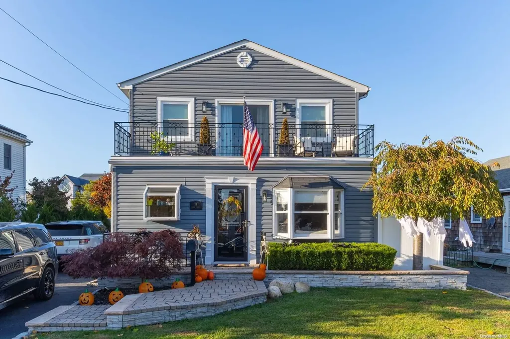 11 Green Avenue Babylon NY 11702
