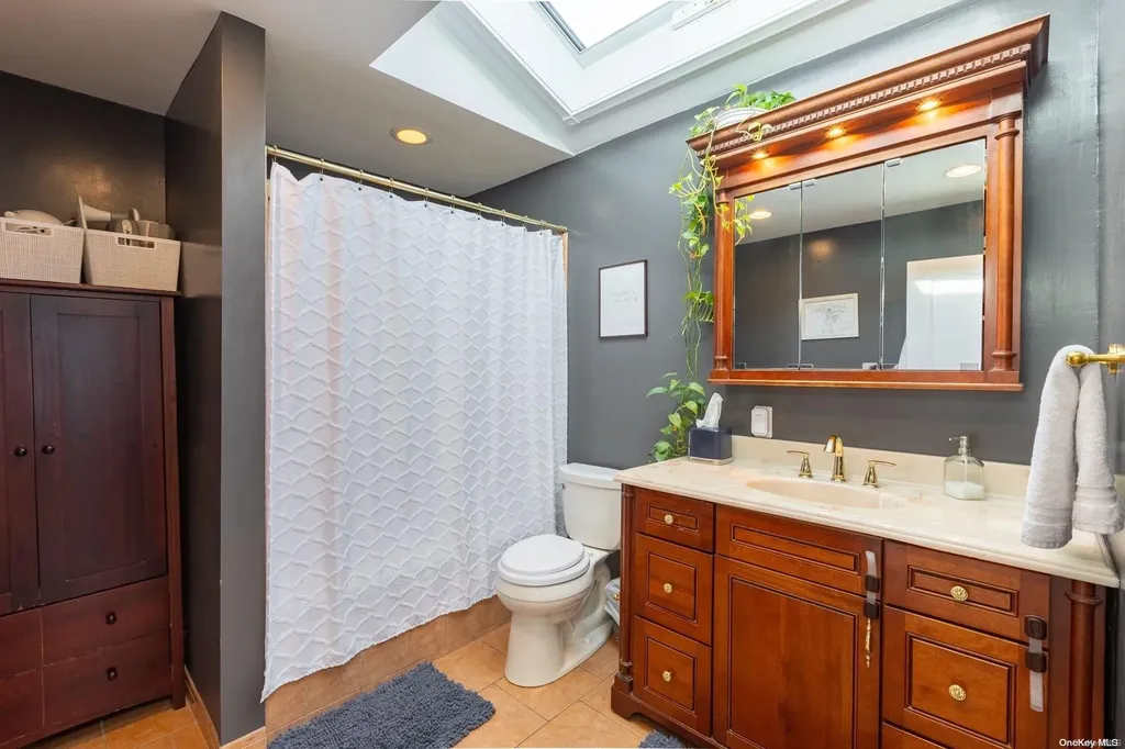 11 Green Avenue Babylon NY 11702