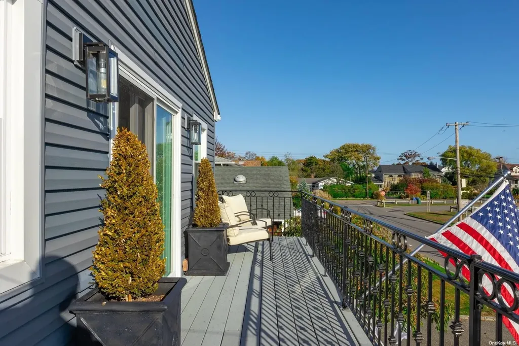 11 Green Avenue Babylon NY 11702
