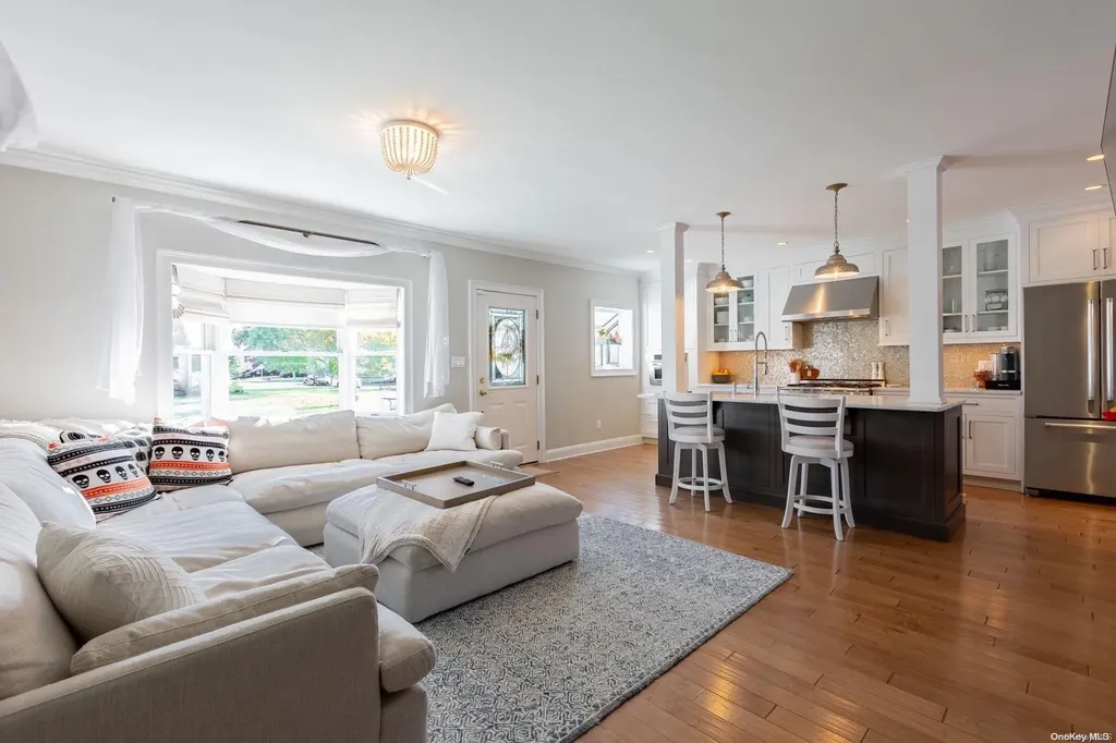 11 Green Avenue Babylon NY 11702