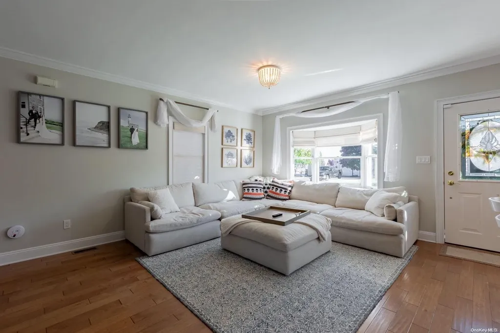 11 Green Avenue Babylon NY 11702