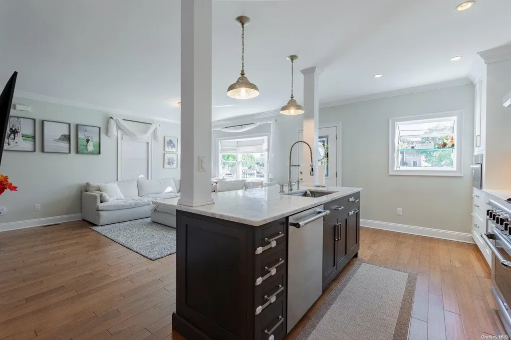 11 Green Avenue Babylon NY 11702
