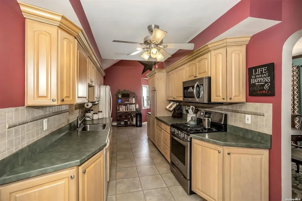 19 White Street Valley Stream NY 11580
