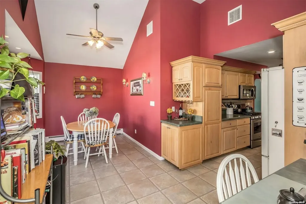 19 White Street Valley Stream NY 11580