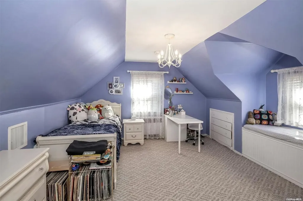 19 White Street Valley Stream NY 11580