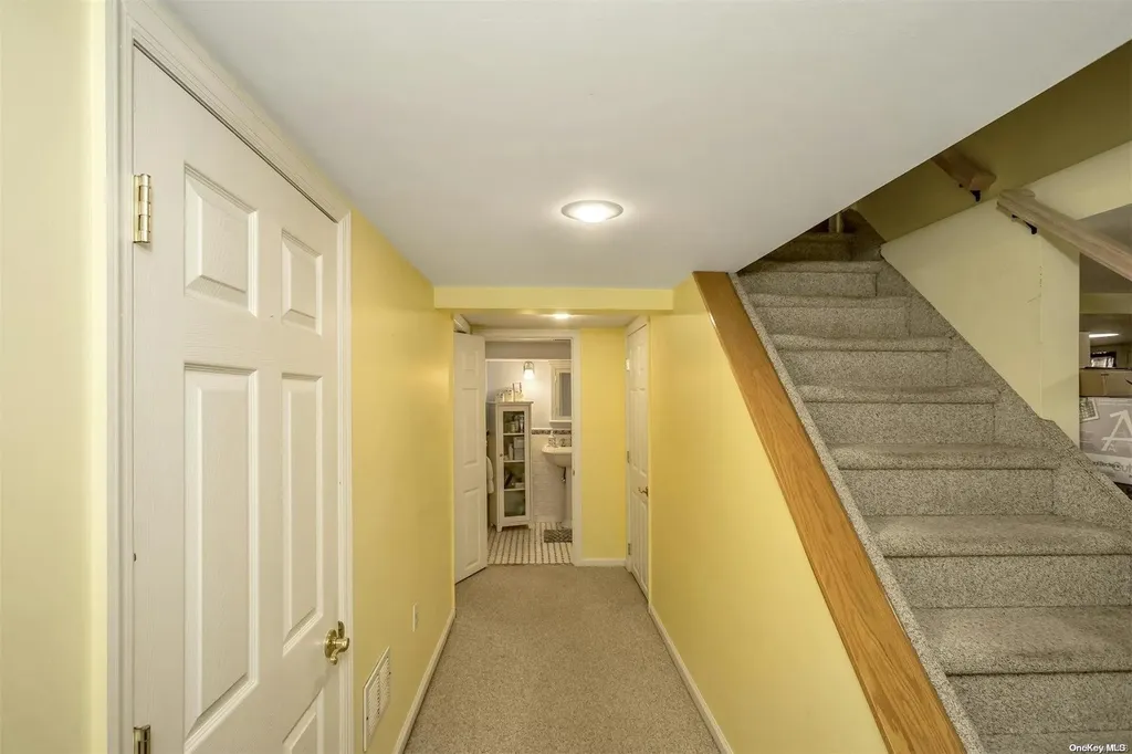 19 White Street Valley Stream NY 11580