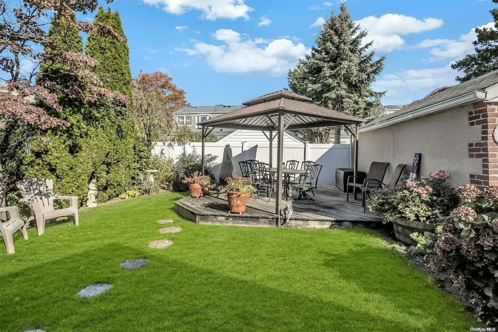 19 White Street Valley Stream NY 11580