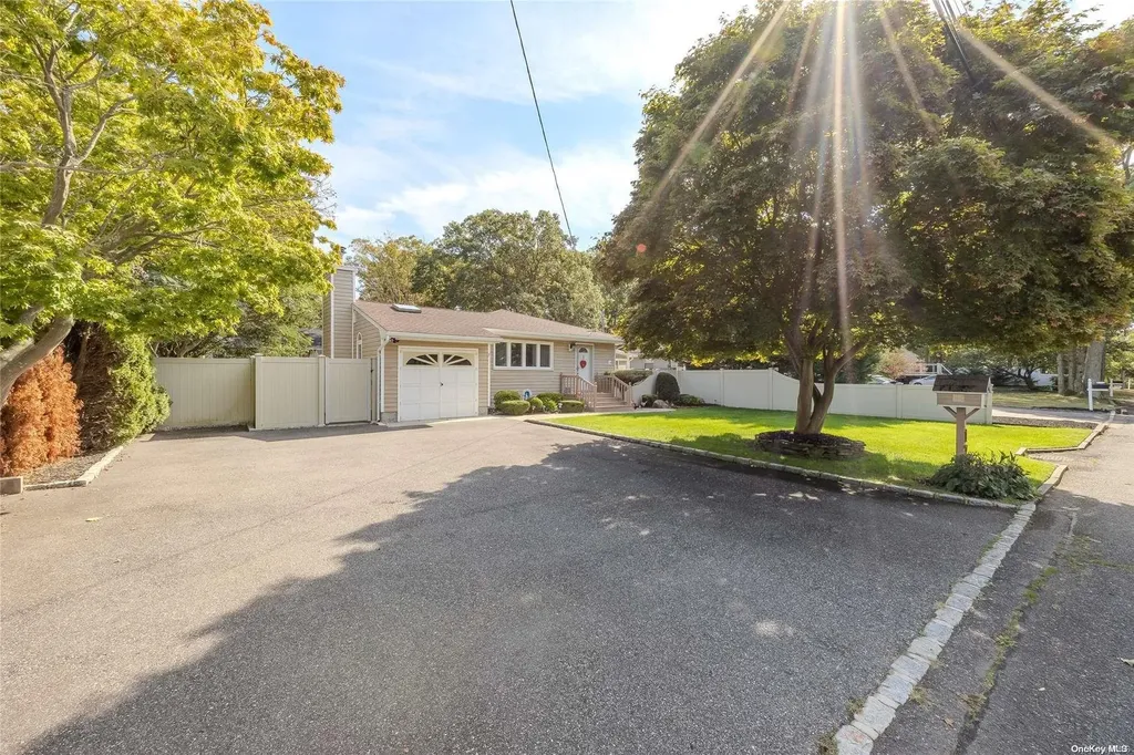 17 Sims Street Patchogue NY 11772