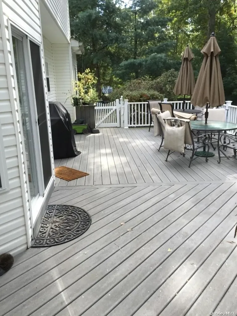 74 Gerard Road Yaphank NY 11980