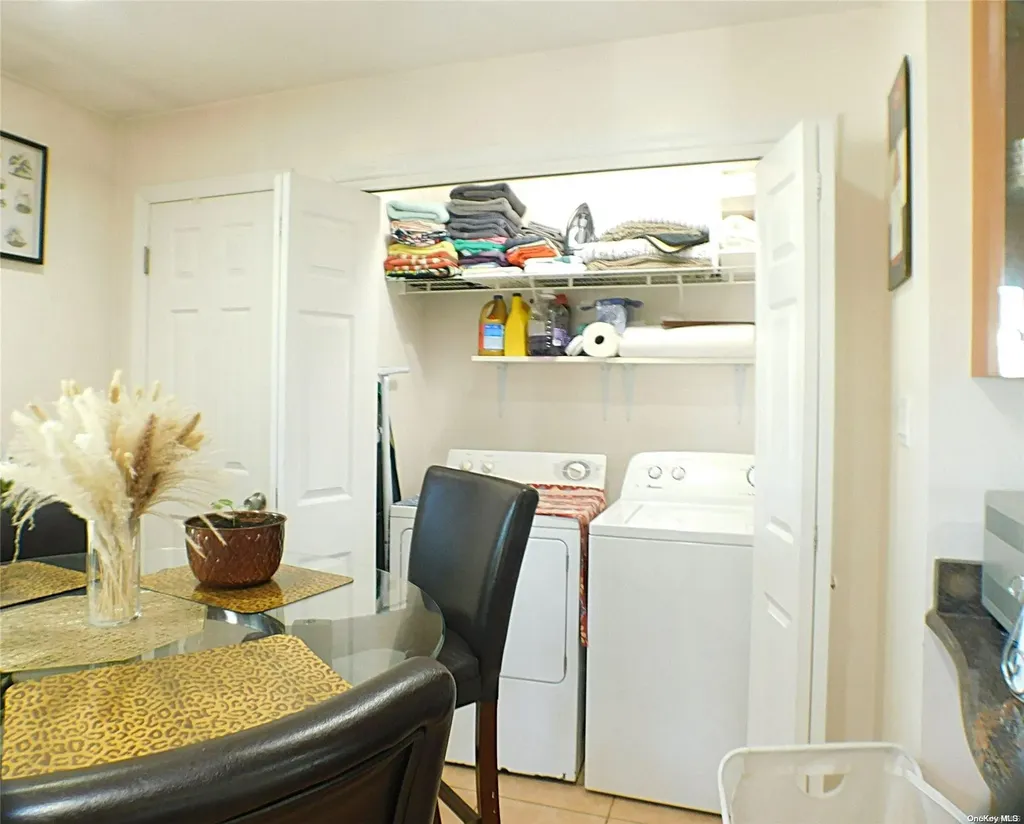 67 E Dean Street Freeport NY 11520